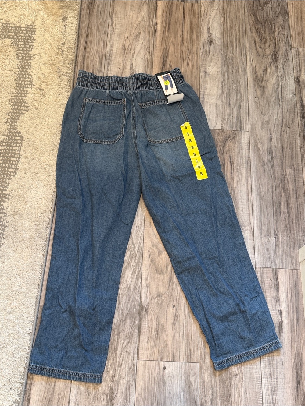 Kensie Dark Blue Wash Elastic-Waist Denim Cropped Pants - Picture 4 of 5